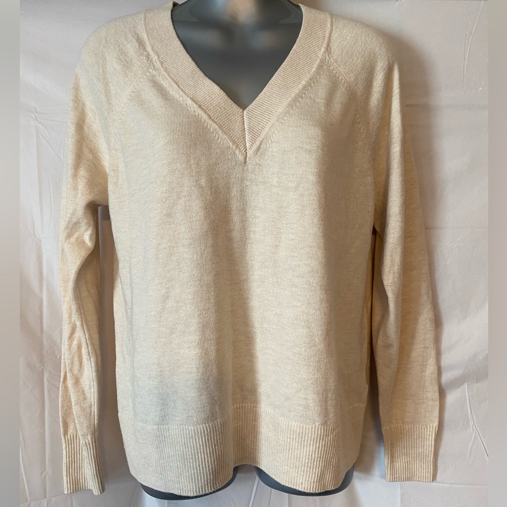 Banana Republic Cream V Neck Sweater